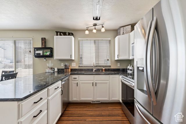 6761 S HIGH BLUFF DR, West Jordan, UT 84084
