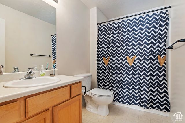 6761 S HIGH BLUFF DR, West Jordan, UT 84084