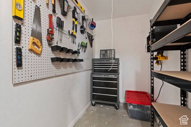 6761 S HIGH BLUFF DR, West Jordan, UT 84084