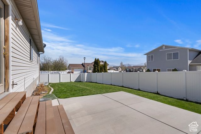 6761 S HIGH BLUFF DR, West Jordan, UT 84084