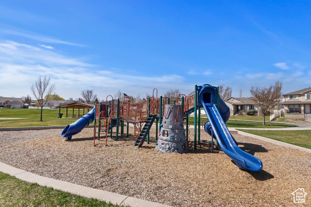 6761 S HIGH BLUFF DR, West Jordan, UT 84084