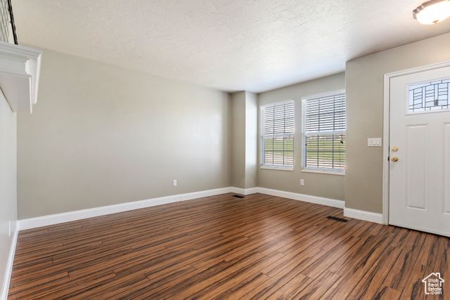 6761 S HIGH BLUFF DR, West Jordan, UT 84084