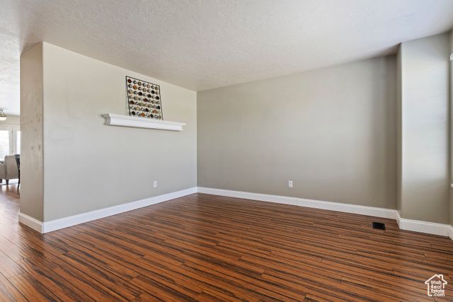 6761 S HIGH BLUFF DR, West Jordan, UT 84084
