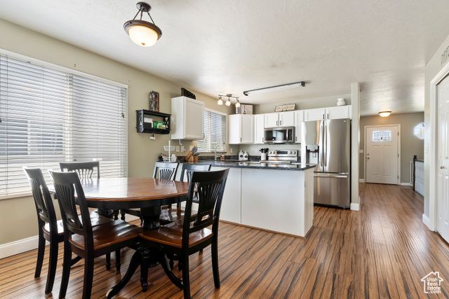 6761 S HIGH BLUFF DR, West Jordan, UT 84084