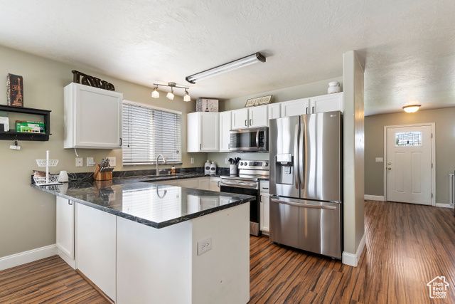 6761 S HIGH BLUFF DR, West Jordan, UT 84084