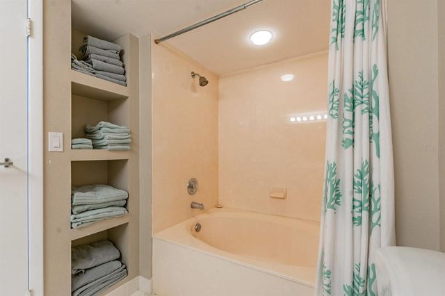 6081 BAHIA DEL MAR CIRCLE 349, St Petersburg, FL 33715