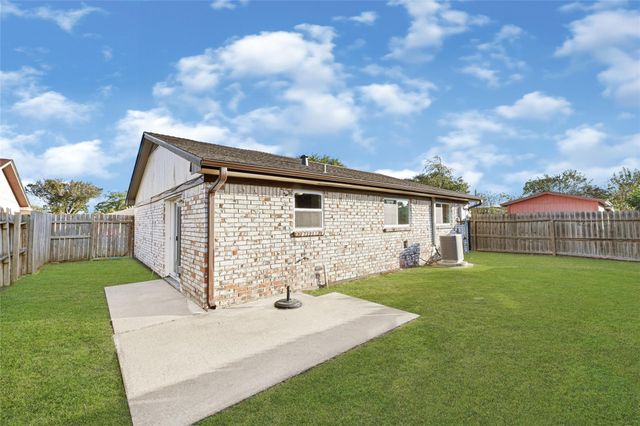 1803 Flamingo Drive, League City, TX 77573