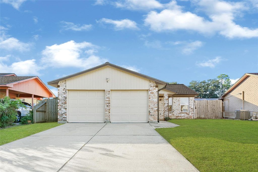 1803 Flamingo Drive, League City, TX 77573