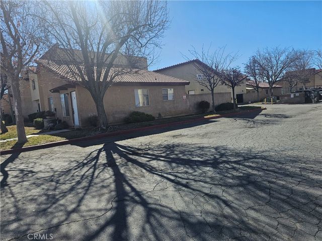 1750 E Avenue Q14 20, Palmdale, CA 93550