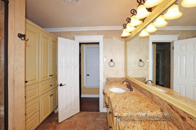 62 HUNSLEY HILLS Boulevard, Canyon, TX 79015