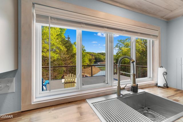 1607 Kinder Lane, Dandridge, TN 37725