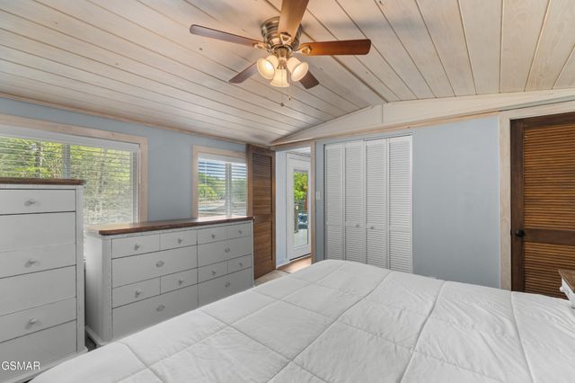 1607 Kinder Lane, Dandridge, TN 37725