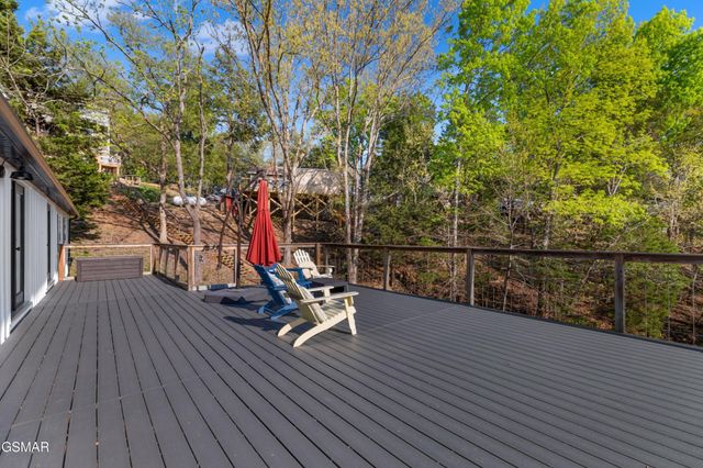 1607 Kinder Lane, Dandridge, TN 37725