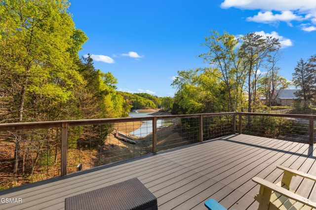 1607 Kinder Lane, Dandridge, TN 37725
