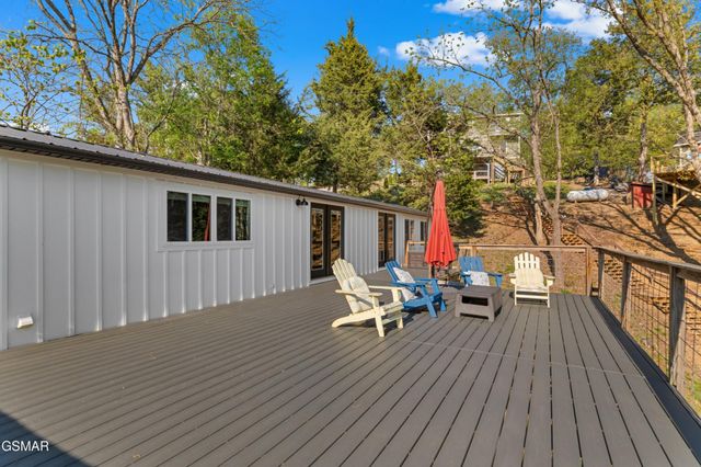 1607 Kinder Lane, Dandridge, TN 37725