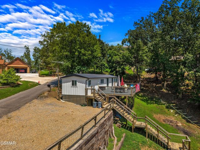 1607 Kinder Lane, Dandridge, TN 37725