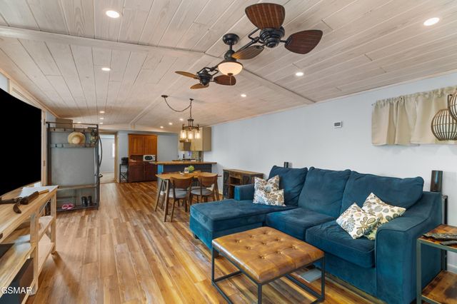 1607 Kinder Lane, Dandridge, TN 37725