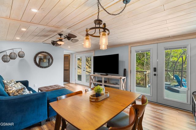1607 Kinder Lane, Dandridge, TN 37725