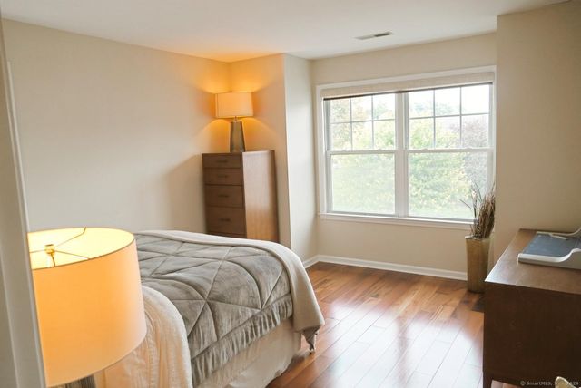 10 Sampson Terrace 10, Danbury, CT 06810