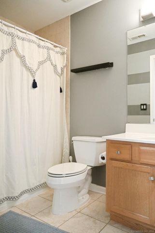 10 Sampson Terrace 10, Danbury, CT 06810