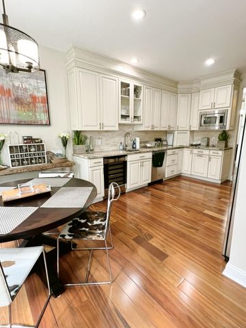 10 Sampson Terrace 10, Danbury, CT 06810