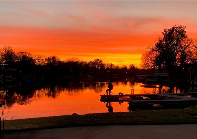 22 Clipper Drive, Lake Tapawingo, MO 64015