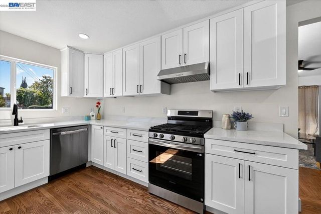 605 Tyler St, Oakland, CA 94603