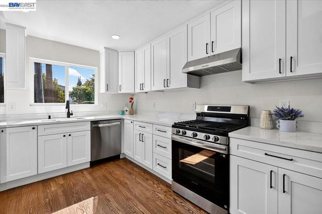 605 Tyler St, Oakland, CA 94603