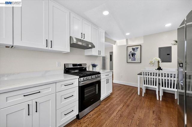 605 Tyler St, Oakland, CA 94603