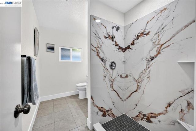 605 Tyler St, Oakland, CA 94603