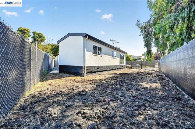 605 Tyler St, Oakland, CA 94603