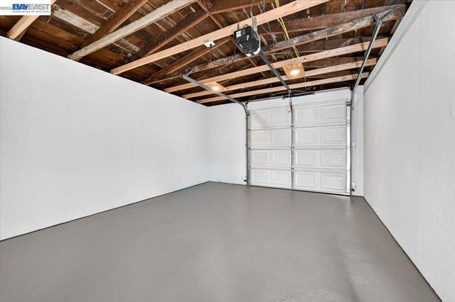 605 Tyler St, Oakland, CA 94603