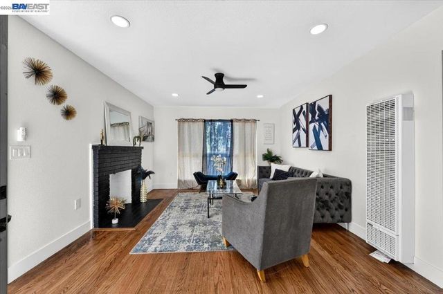 605 Tyler St, Oakland, CA 94603