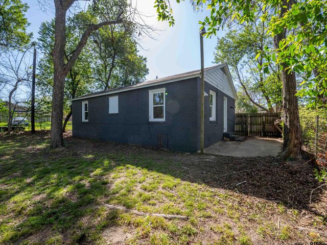 311 Braziel St., Lindale, TX 75771