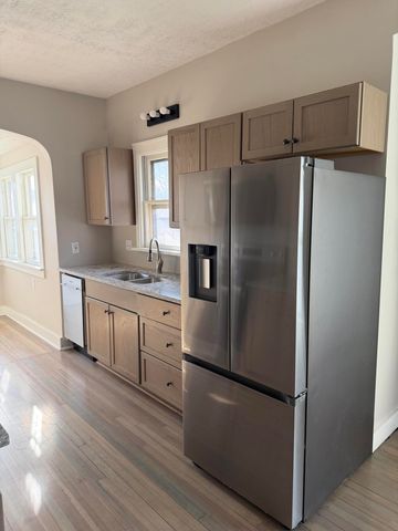 2649 AVE C, Council Bluffs, IA 51501