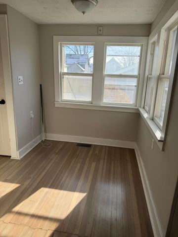 2649 AVE C, Council Bluffs, IA 51501