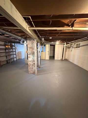 2649 AVE C, Council Bluffs, IA 51501