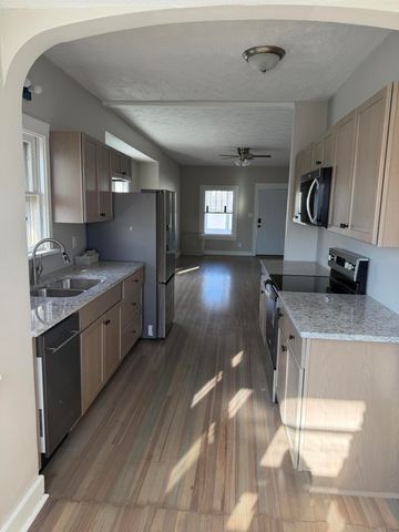 2649 AVE C, Council Bluffs, IA 51501