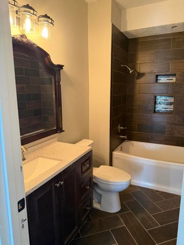 2649 AVE C, Council Bluffs, IA 51501