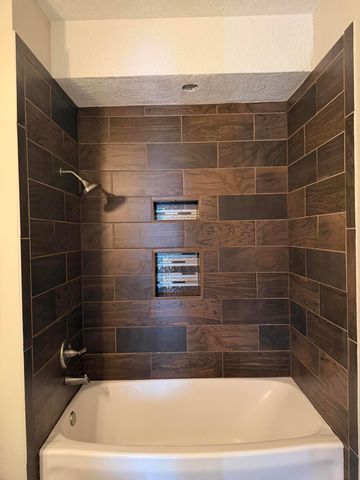 2649 AVE C, Council Bluffs, IA 51501