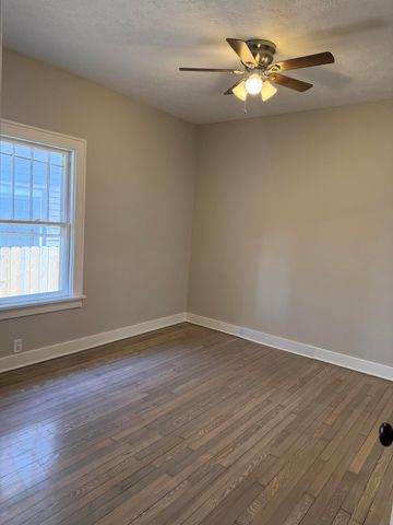 2649 AVE C, Council Bluffs, IA 51501