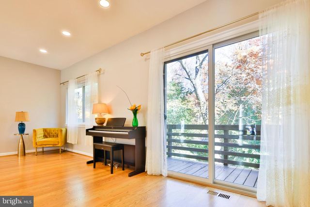 11817 COOPERS CT, Reston, VA 20191