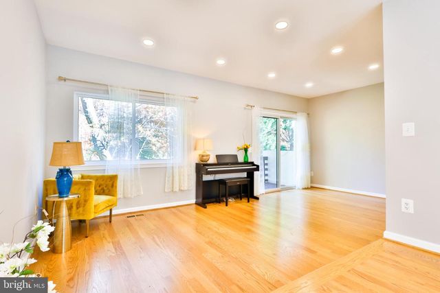 11817 COOPERS CT, Reston, VA 20191