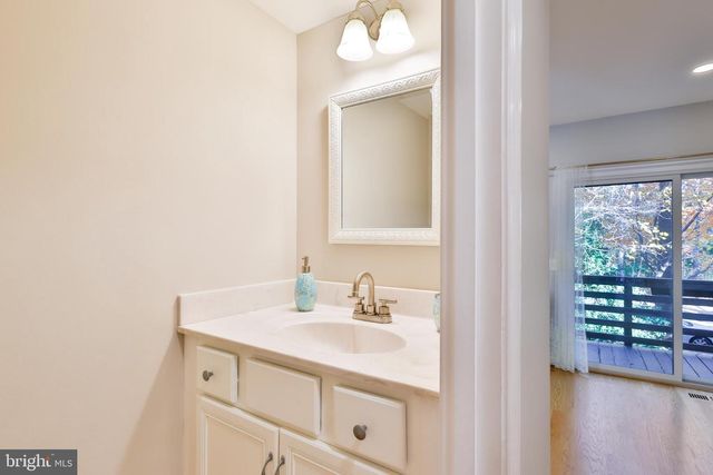 11817 COOPERS CT, Reston, VA 20191