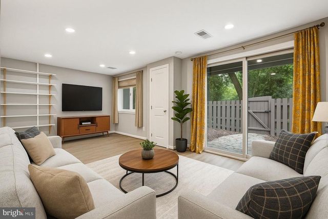 11817 COOPERS CT, Reston, VA 20191