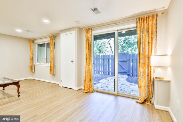 11817 COOPERS CT, Reston, VA 20191