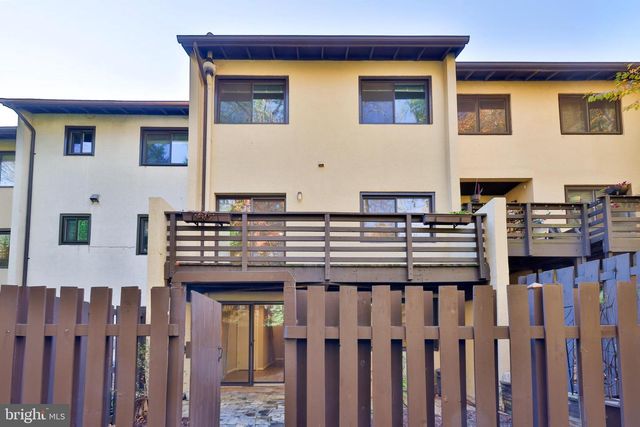 11817 COOPERS CT, Reston, VA 20191