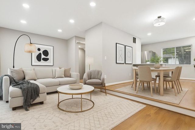 11817 COOPERS CT, Reston, VA 20191