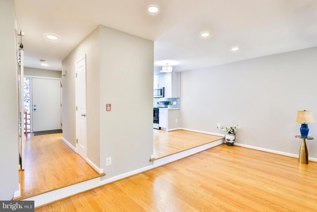 11817 COOPERS CT, Reston, VA 20191