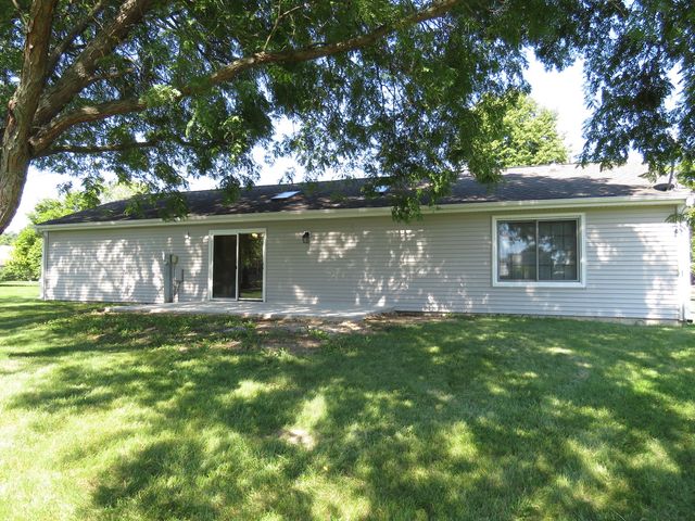 3451 Waterford Way, Island Lake, IL 60042